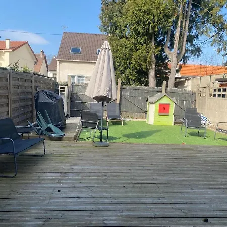 Les Pommiers Apartment *