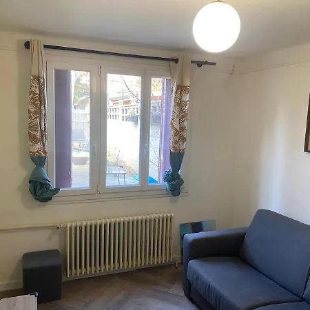 Les Pommiers Apartment *